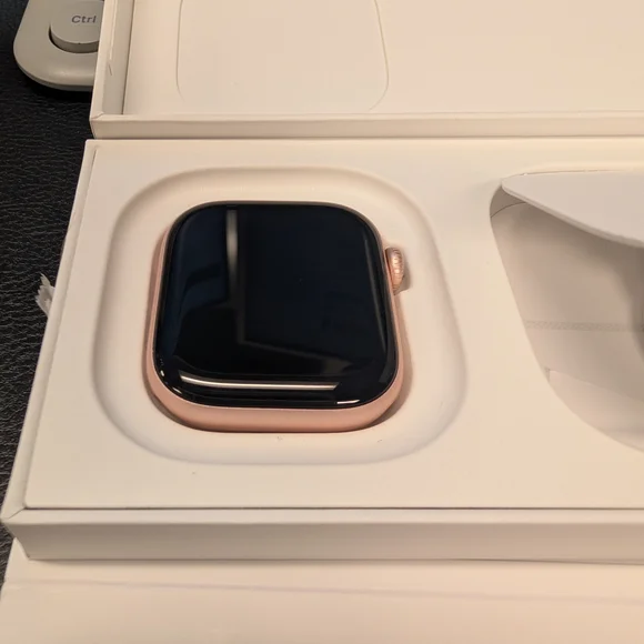 Apple Smartwatch with Rose Gold and White Band - Picture 5 of 5